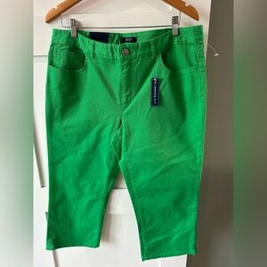 Chaps Women’s Capri Pants Size 14 Kelly Green Denim Stretch Slimming 5 Pocket